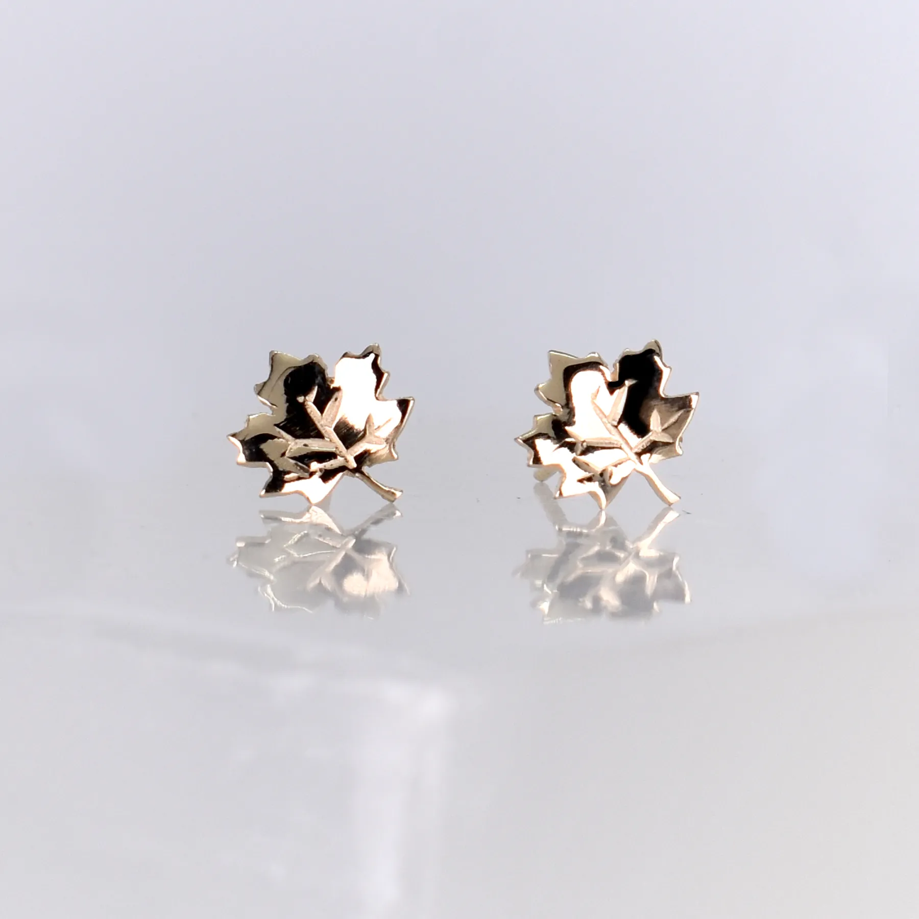 10kt gold Maple leaf studs