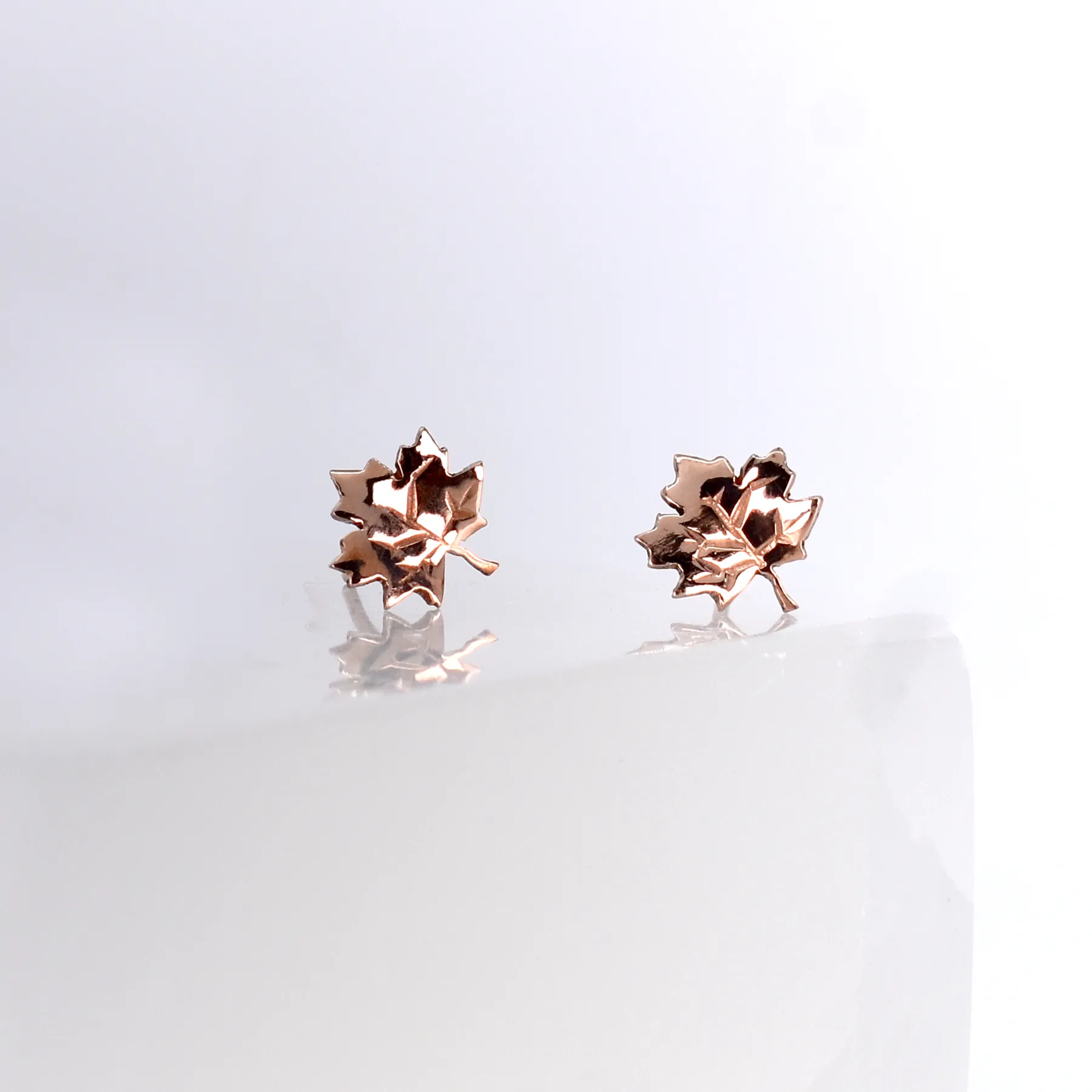 10kt gold Maple leaf studs