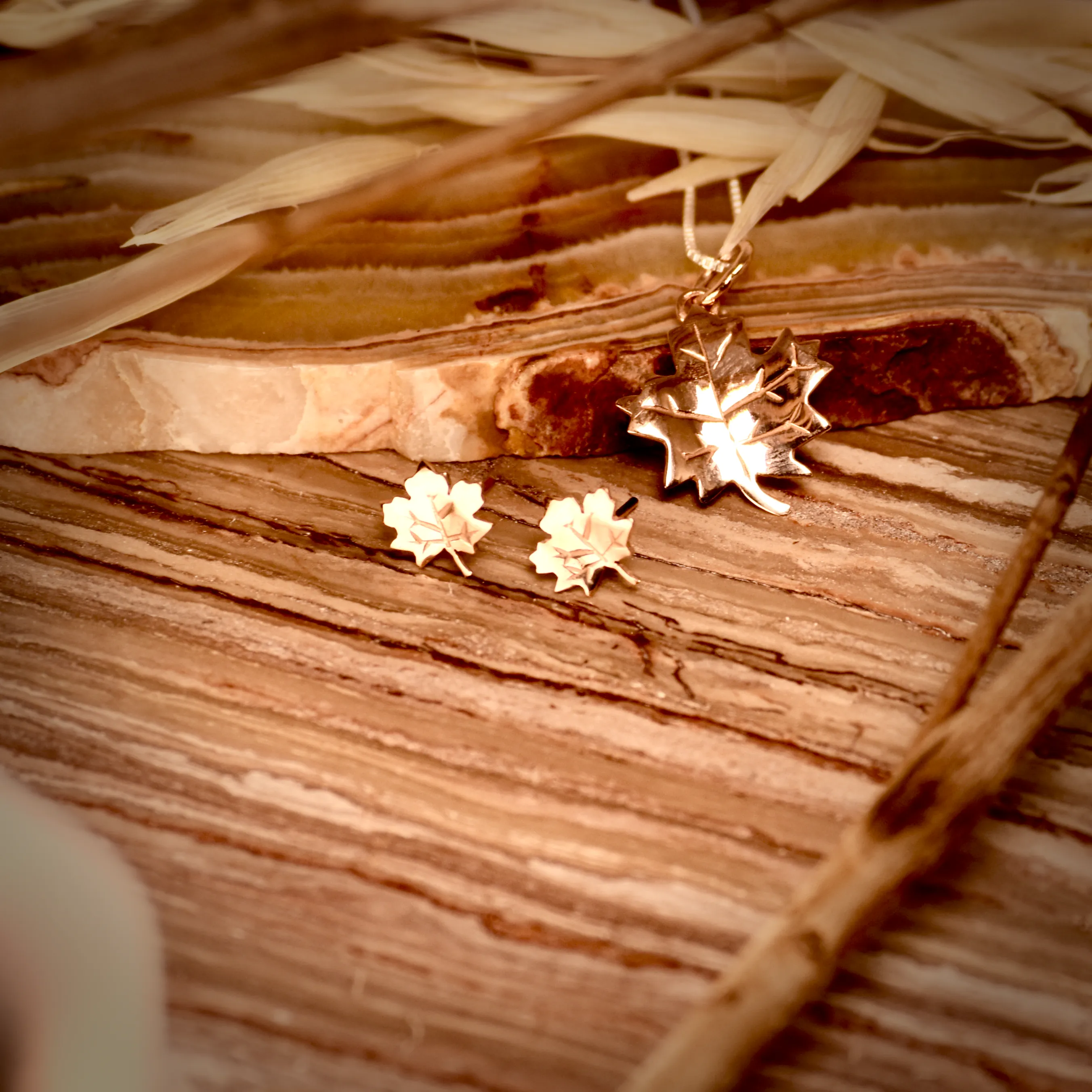 10kt Gold Maple Pendant