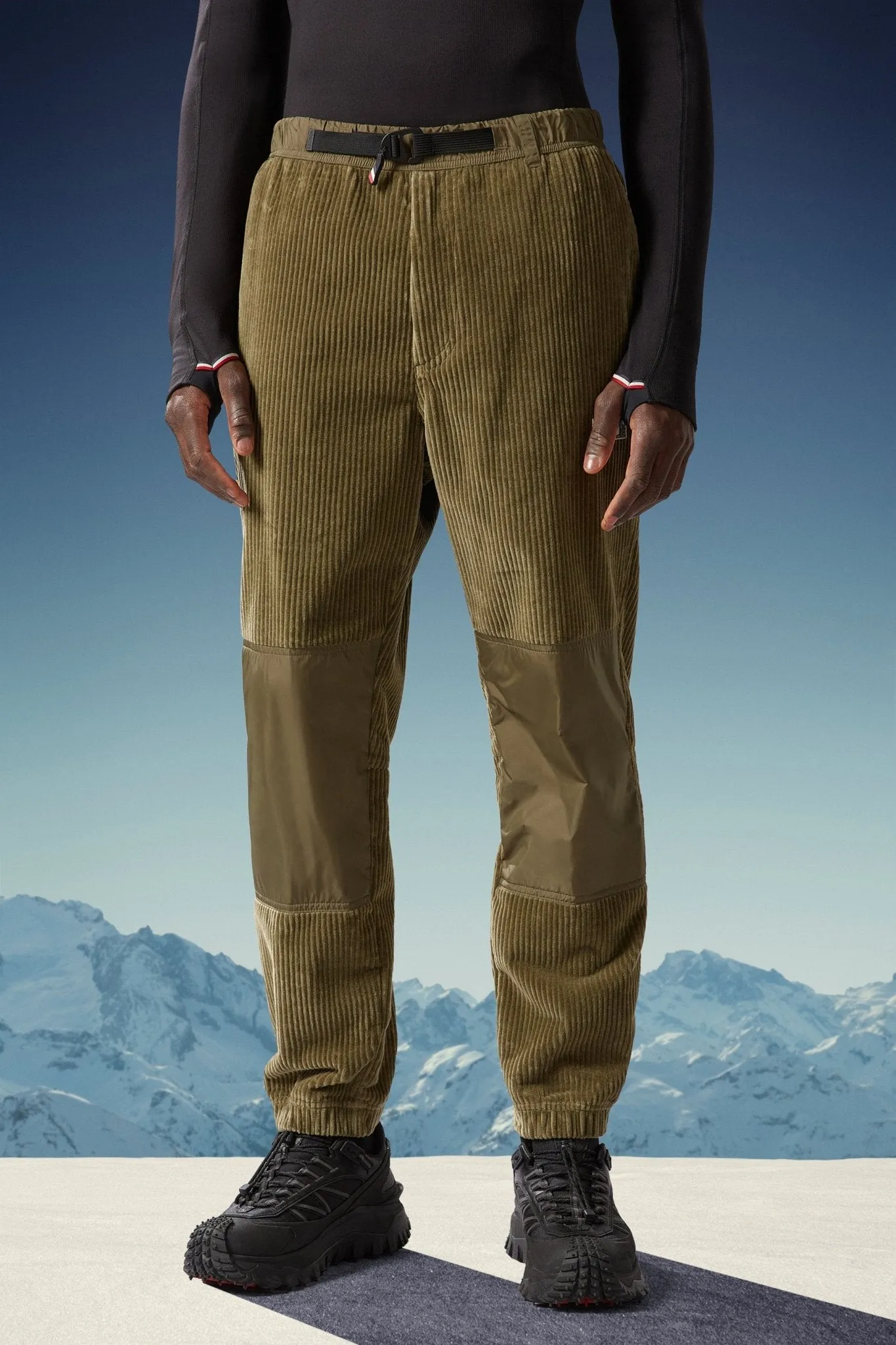 Moncler Grenoble - Pantalon Olive en velours ctelé