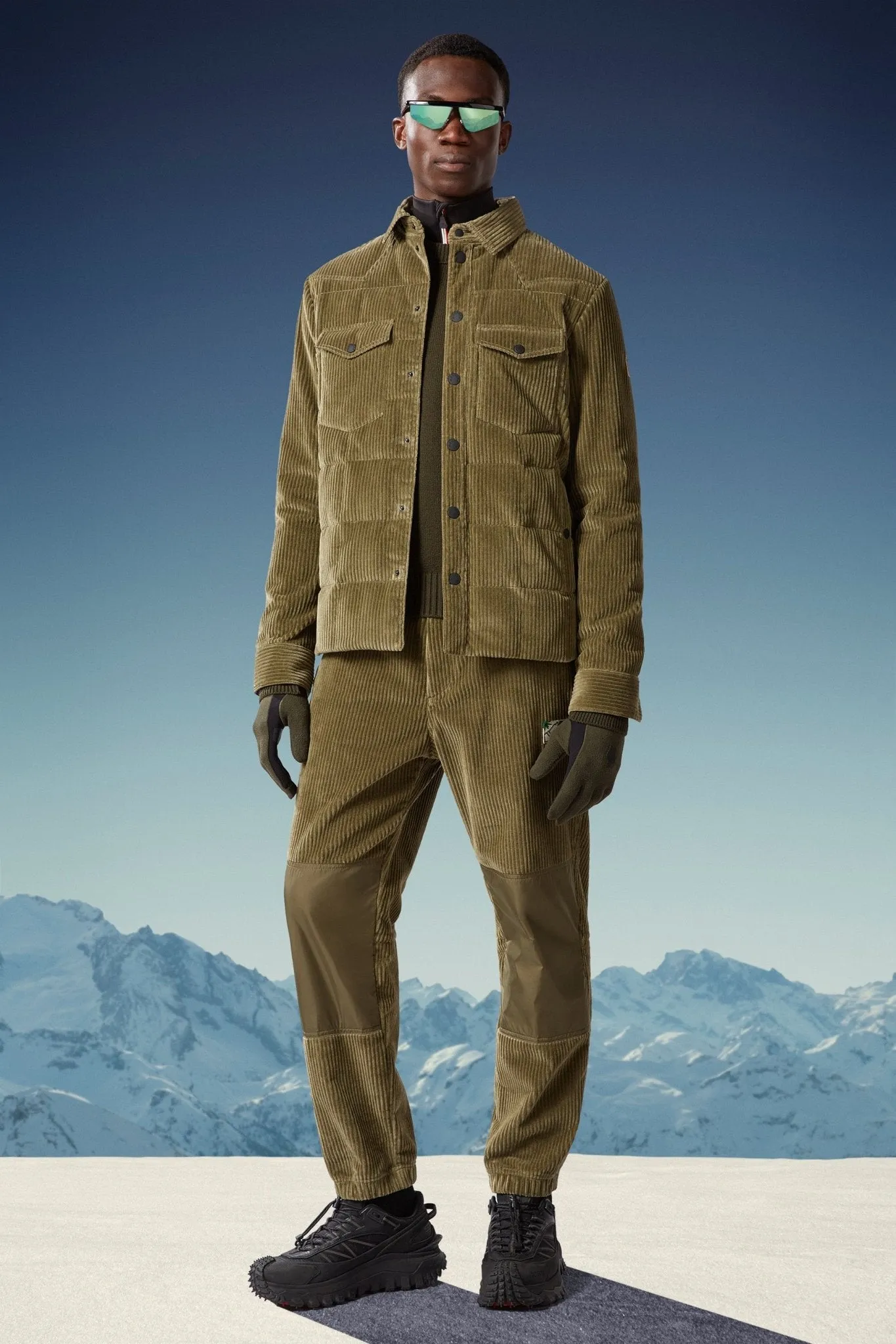 Moncler Grenoble - Pantalon Olive en velours ctelé